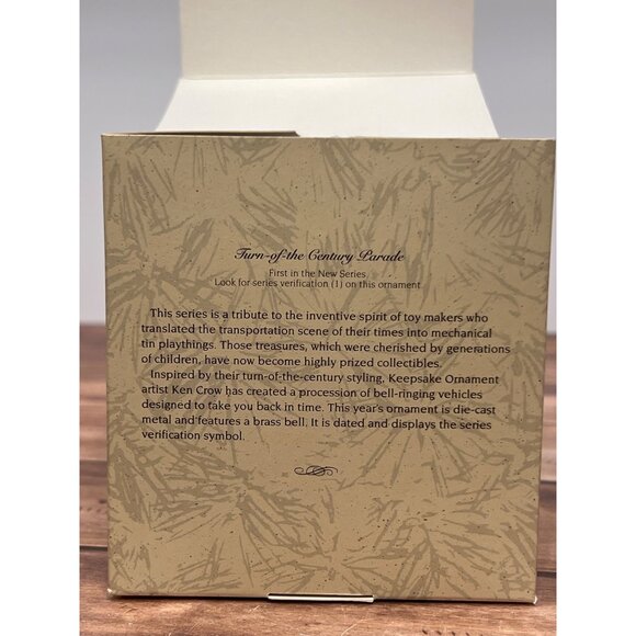 1995 HALLMARK SHOWCASE ORNAMENT QK1027 THE FIREMAN TURN OF THE CENTURY PARADE - Picture 3 of 11